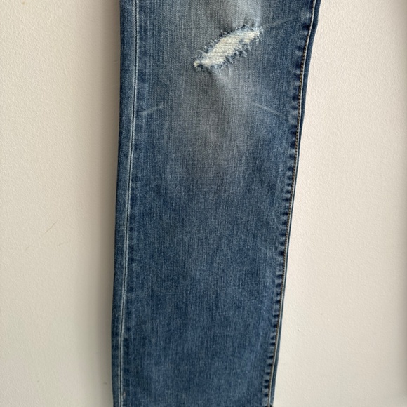 Victoria’s Secret low rise destructed finish jeans - like new Sz 4 - Picture 3 of 8